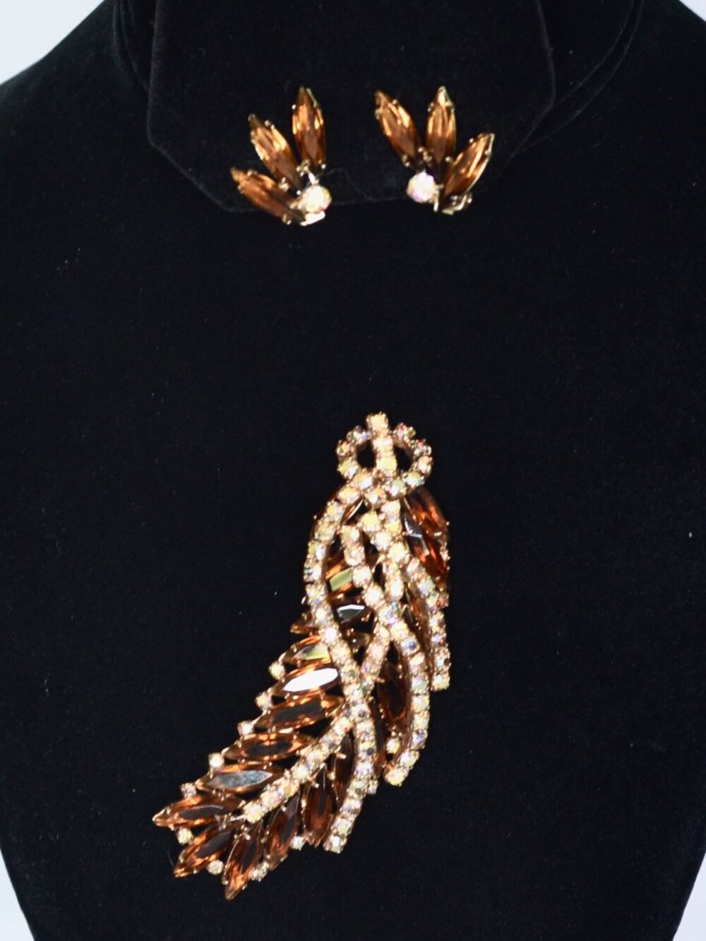 Large Vintage Rhinestone Brooch With Matching Ear Clips
